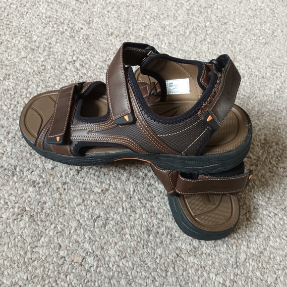 New Eddie Bauer Men's Faux Leather Top Sandals. - Picture 8 of 11